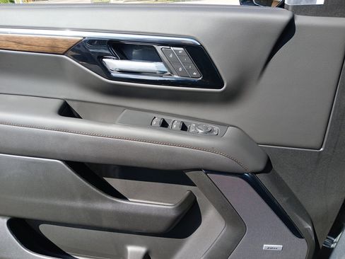 New 2026 Chevrolet Tahoe High Country image 19