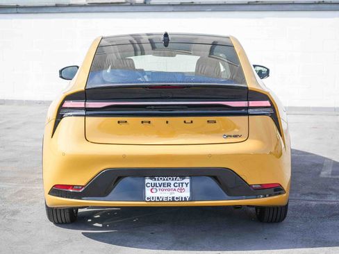 New 2026 Toyota Prius Plug-In Hybrid FWD image 8