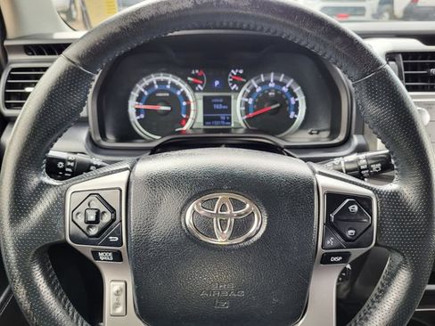 Used 2018 Toyota 4Runner SR5 AWD/4WD image 15