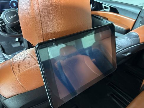 Used 2023 Kia Carnival SX Prestige image 20