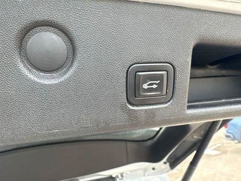 Used 2019 Chevrolet Equinox LT FWD image 8
