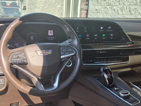 Used 2023 Cadillac Escalade Premium Luxury AWD/4WD image 10