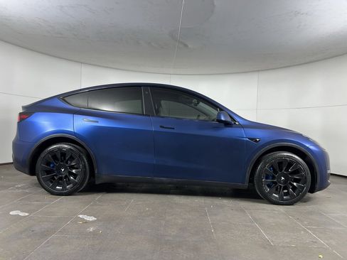 Used 2020 Tesla Model Y Long Range image 8