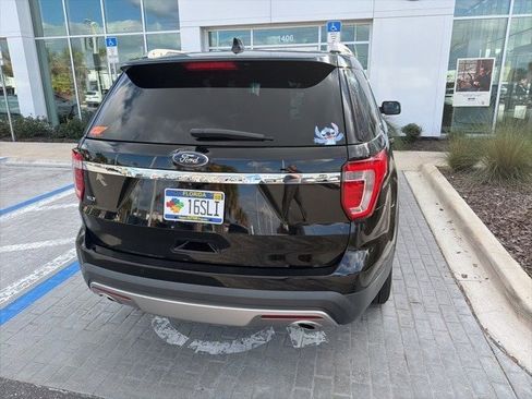 Used 2017 Ford Explorer XLT w/ Equipment Group 201A image 8