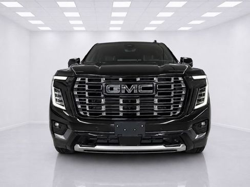 Used 2025 GMC Yukon Denali Ultimate AWD/4WD image 4