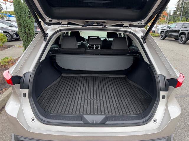 Certified 2023 Toyota Venza LE AWD/4WD image 10