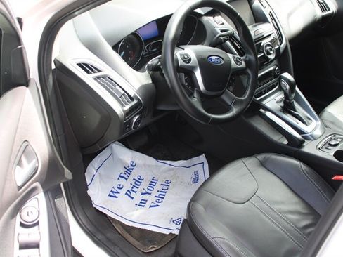 Used 2013 Ford Focus Titanium w/ Titanium Handling Pkg FWD image 5