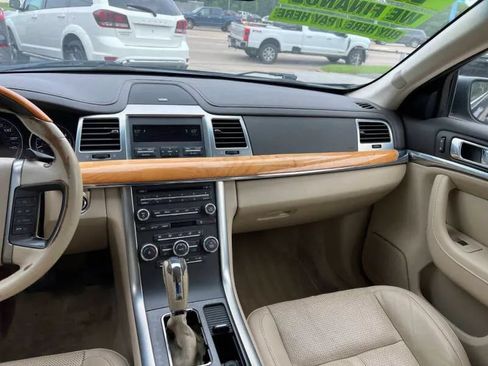 Used 2011 Lincoln MKS FWD image 16