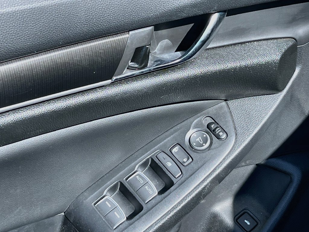 Used 2022 Honda Accord Sport image 17