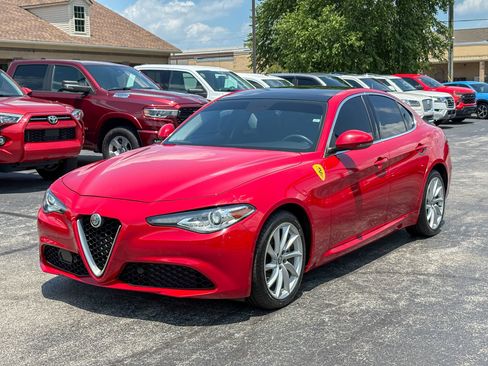 Used 2019 Alfa Romeo Giulia AWD image 7