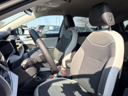 New 2026 Volkswagen Taos SE FWD image 12