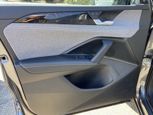 Used 2025 Volkswagen Tiguan S image 25