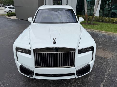 Used 2025 Rolls-Royce Cullinan Black Badge image 8