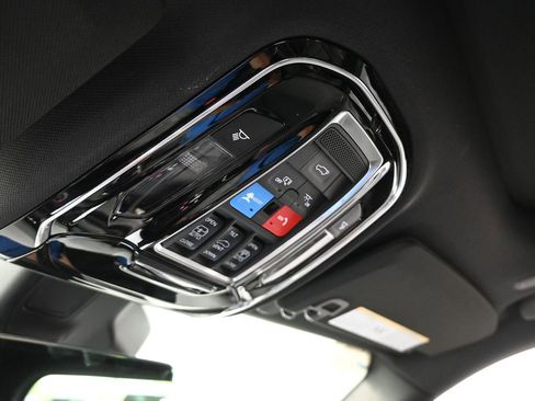 Used 2024 Jeep Grand Cherokee Overland w/ Luxury Tech Group IV image 38