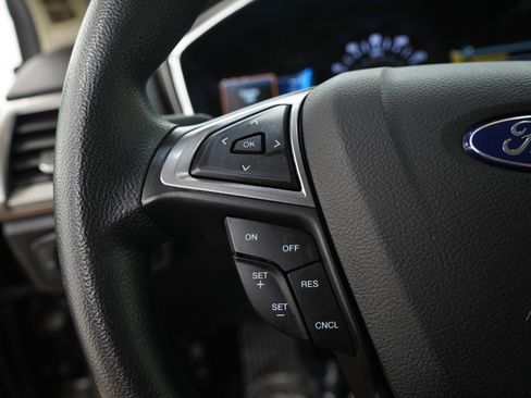 Used 2017 Ford Fusion SE w/ Fusion SE Technology Package FWD image 23