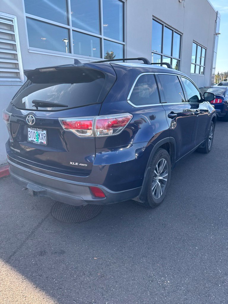 Used 2016 Toyota Highlander XLE AWD/4WD image 5