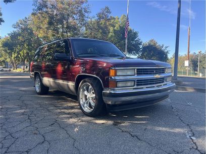 Used 1999 Chevrolet Tahoe 2WD w/ Preferred Equipment Group