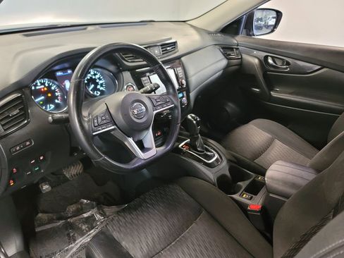 Used 2018 Nissan Rogue SV w/ Premium Package image 19