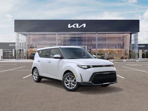 New 2025 Kia Soul LX w/ LX Technology Package FWD image 8