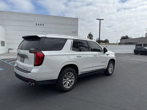 Used 2021 GMC Yukon Denali w/ LPO, Illumination Package AWD/4WD image 3