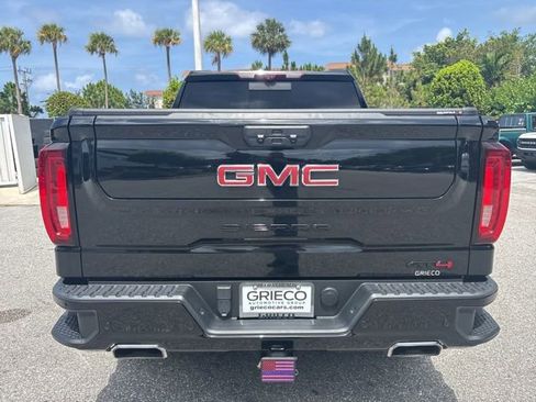 Used 2023 GMC Sierra 1500 AT4 w/ AT4 Premium Package AWD/4WD image 3