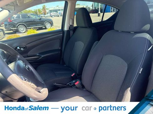 Used 2016 Nissan Versa SV w/ SV Appearance Package FWD image 12