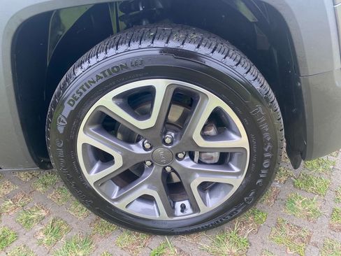 Used 2017 Jeep Renegade Latitude image 27