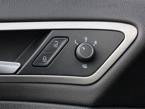 Used 2015 Volkswagen Golf TDI S image 29