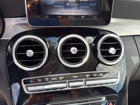 Used 2018 Mercedes-Benz C 300 4MATIC Sedan image 26