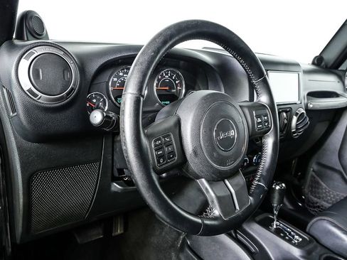 Used 2012 Jeep Wrangler Unlimited Sport image 6