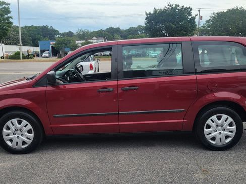 Used 2015 Dodge Grand Caravan American Value Package FWD image 2