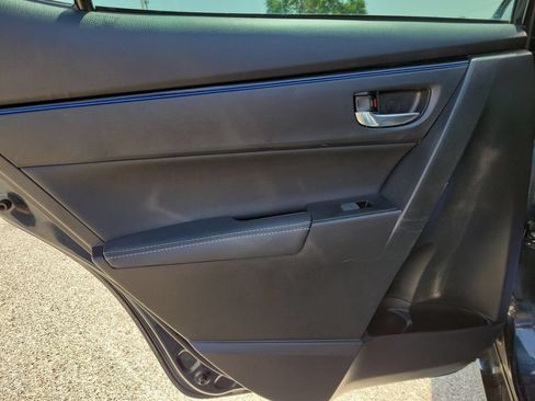 Used 2017 Toyota Corolla SE FWD image 8