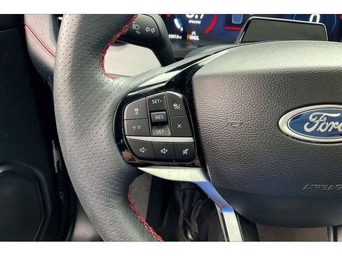 Used 2025 Ford Explorer ST-Line image 18