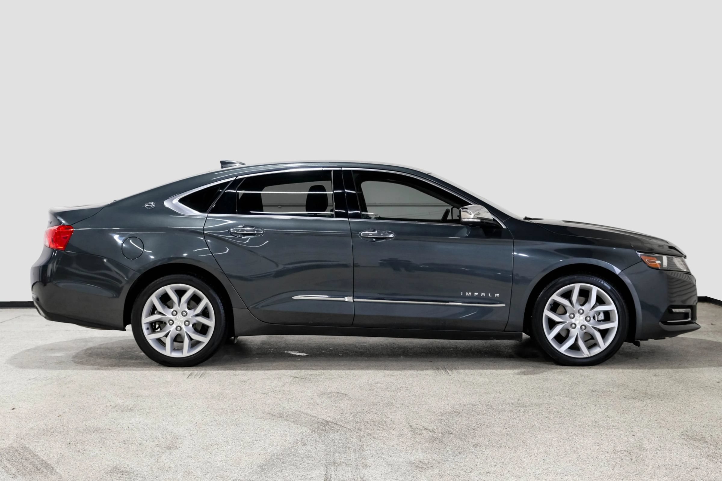 Used 2019 Chevrolet Impala Premier FWD image 5