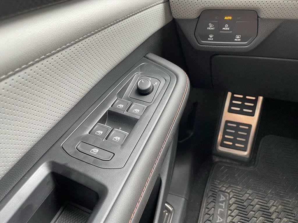 New 2026 Volkswagen Atlas Peak Edition AWD/4WD image 14