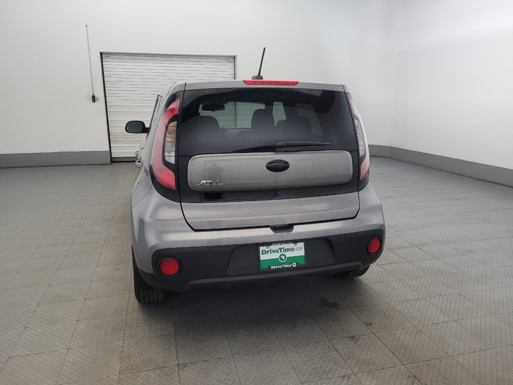 Used 2018 Kia Soul FWD image 6