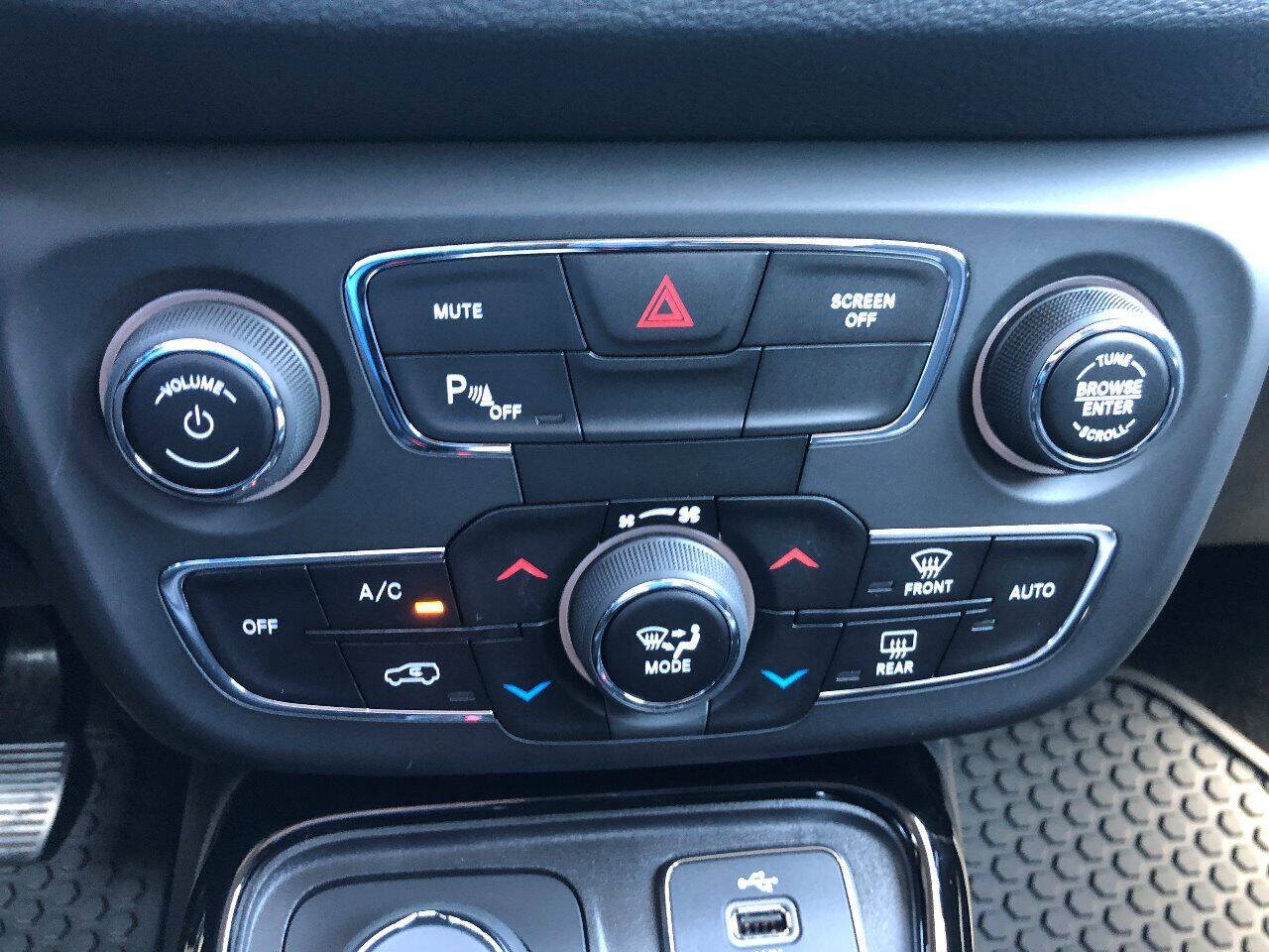 Used 2018 Jeep Compass Latitude w/ Popular Equipment Group AWD/4WD image 21