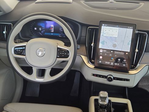 New 2026 Volvo XC90 B5 Ultra image 29