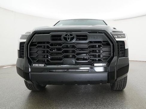 New 2026 Toyota Tundra Limited AWD/4WD image 18