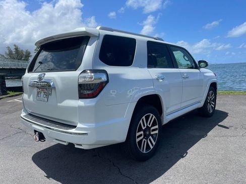 Used 2024 Toyota 4Runner Limited AWD/4WD image 6