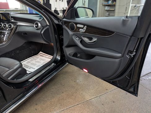 Used 2017 Mercedes-Benz C 300 4MATIC Sedan image 5