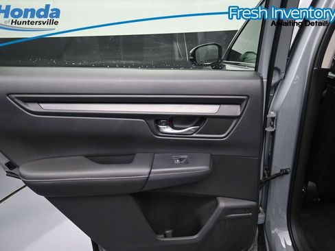 Used 2025 Honda CR-V LX image 19