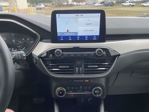 Certified 2020 Ford Escape SE image 22