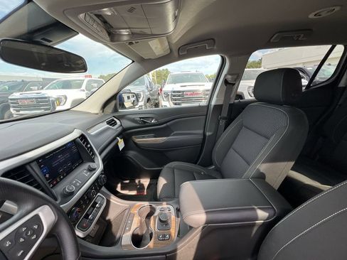 Certified 2023 GMC Acadia SLE w/ Driver Convenience Package image 17