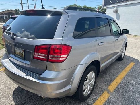Used 2018 Dodge Journey SE FWD image 9