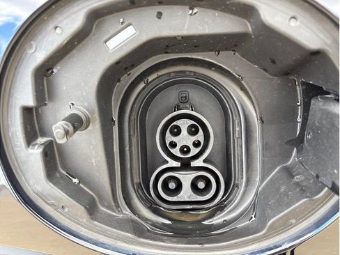 Used 2024 MINI Cooper SE image 31