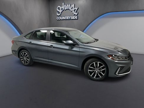 New 2026 Volkswagen Jetta SE image 2