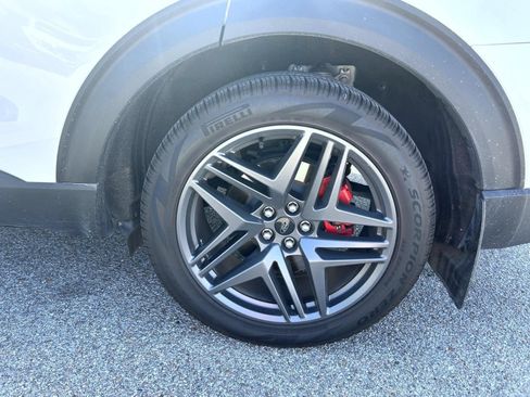 Used 2025 Ford Explorer ST AWD/4WD image 21