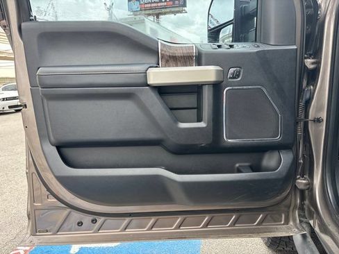 Used 2018 Ford F250 Lariat w/ Lariat Ultimate Package AWD/4WD image 13