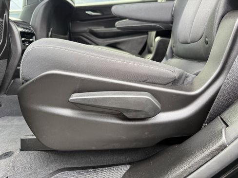 Used 2024 Jeep Grand Cherokee L Laredo image 21